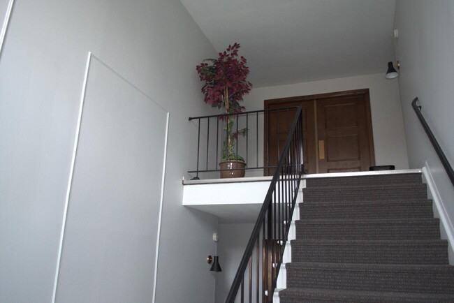 Building Photo - 30831 Hunters Dr