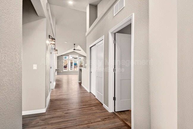 Building Photo - 10069 Thrive Ln