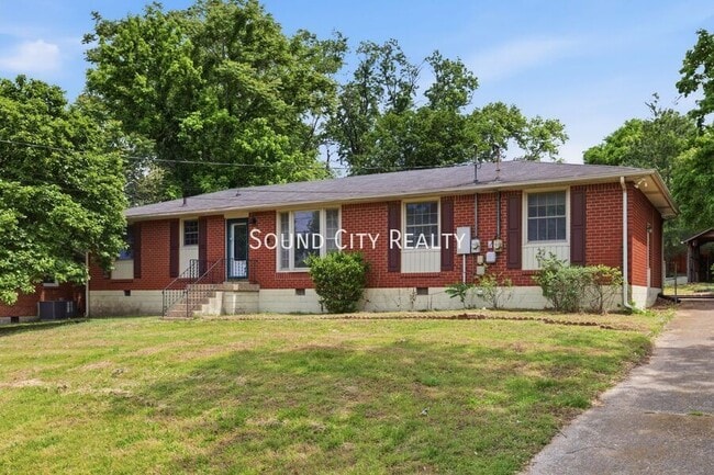 Foto del edificio - 7016 Bonnalake Dr