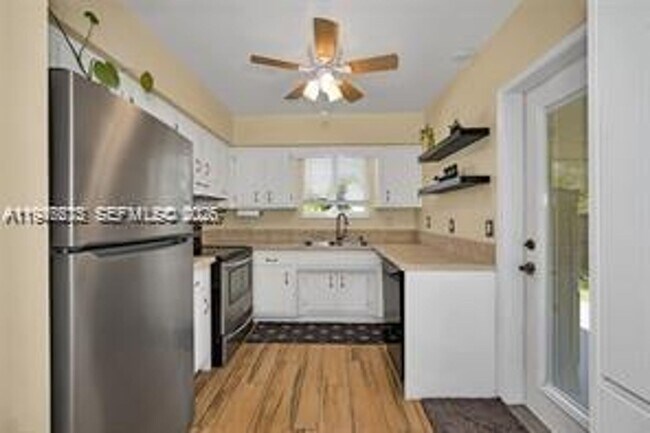 Foto del edificio - 1532 NE 39th St