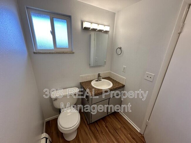 Foto del edificio - 1470 E 16th St