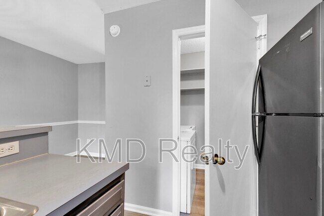 Foto del edificio - 6315 Windsor Gate Ln