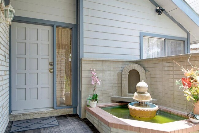 Foto del edificio - 7723 Miller Glen Ln