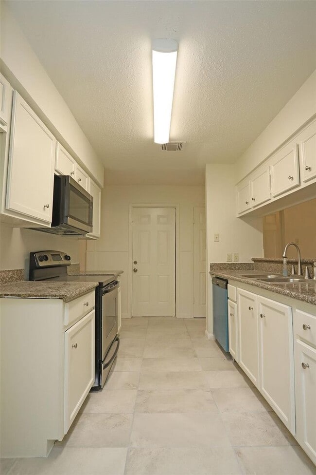 Building Photo - 5023 Monteith Dr