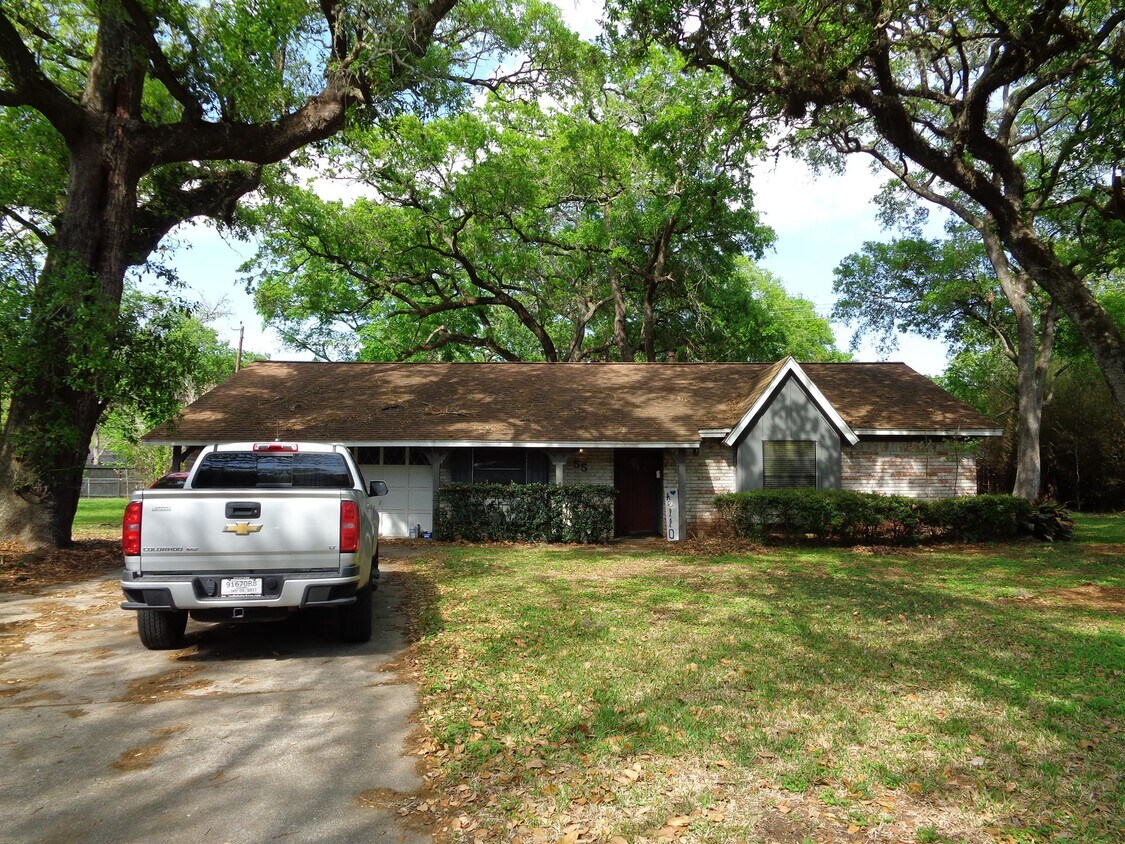 Primary Photo - 55 Ash Ct