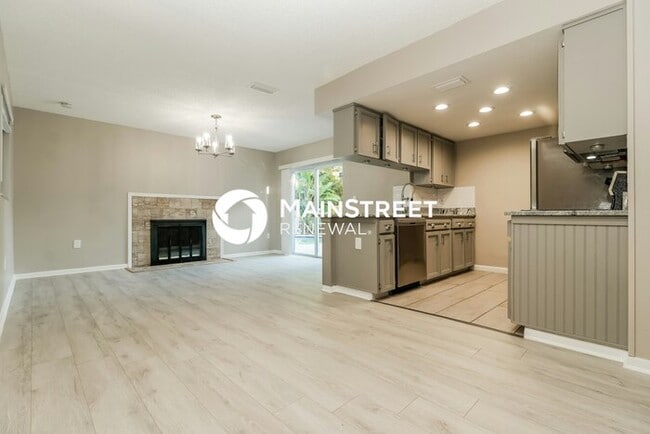 Building Photo - 4 Bedroom Pet-Friendly Home in Clearwater, FL with Main Street Renewal