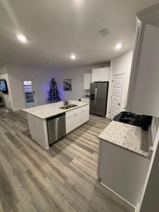 Building Photo - 622 Hancock Way