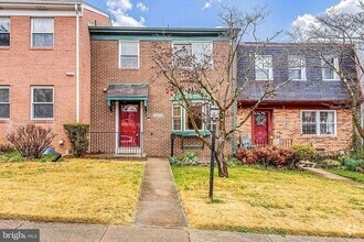 Building Photo - 10414 Armstrong St