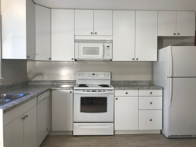Building Photo - 229 21st Ave N