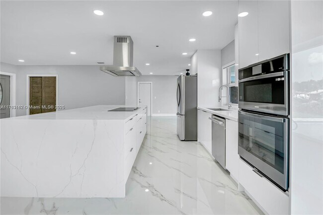Foto del edificio - 6241 SW 16th St