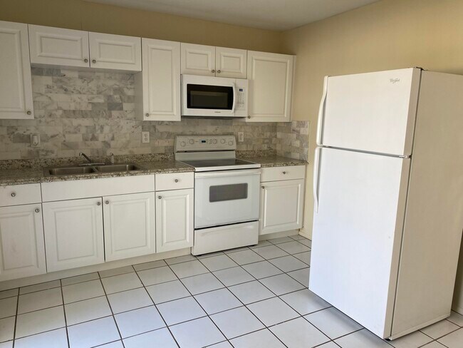 Foto del edificio - 4566 Haverhill Rd