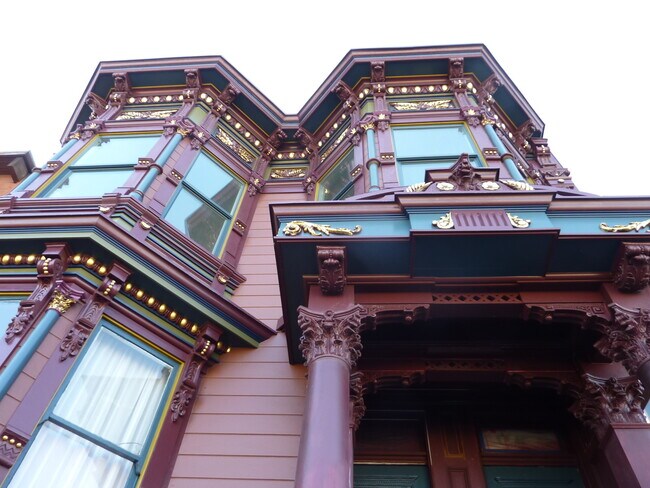 Building Photo - 66 Montezuma St