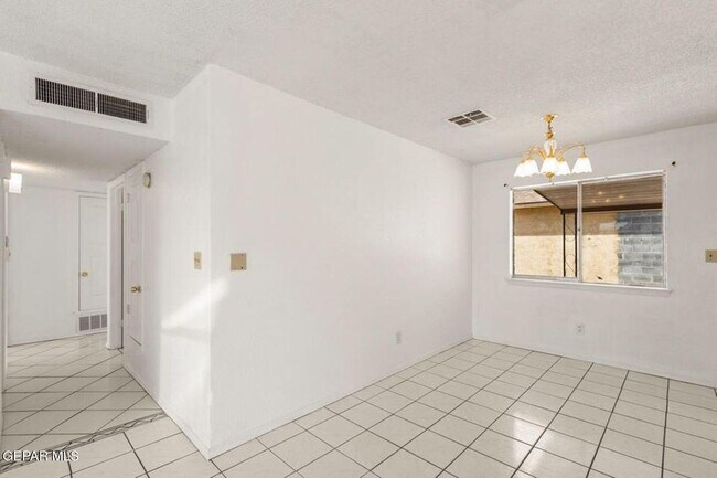 Foto del edificio - 11701 Henry Phipps Dr