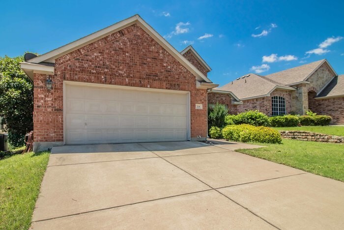 Foto principal - Gorgeous 3/2/2 plus office in Creekwood!