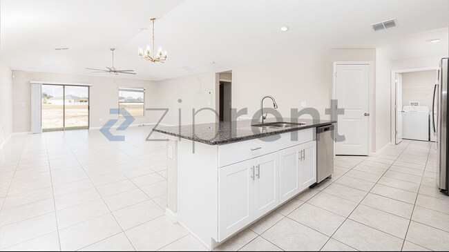 Building Photo - 5721 SW 92nd Pl