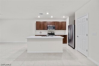 Building Photo - 15535 Wildflower Cir
