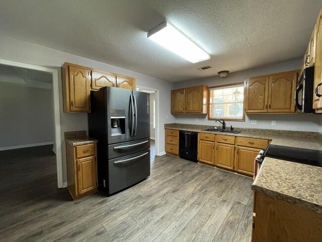 Building Photo - 102 S Gala Ct