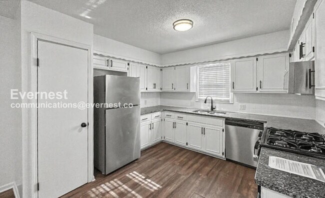 Building Photo - 16008 W 151st Terrace