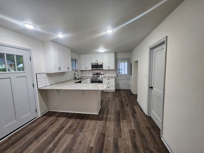 Foto del edificio - 3109 Cloverhurst Cir