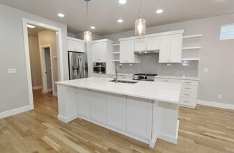 Building Photo - 3468 E Berghan St