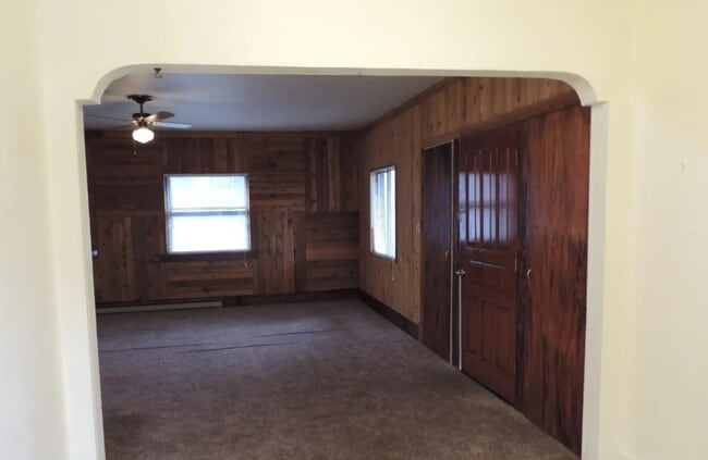 Building Photo - Two Bedroom Home in Downtown Odell