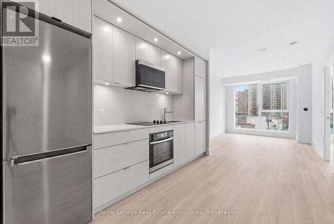 Photo du bâtiment - 25 Cordova Ave