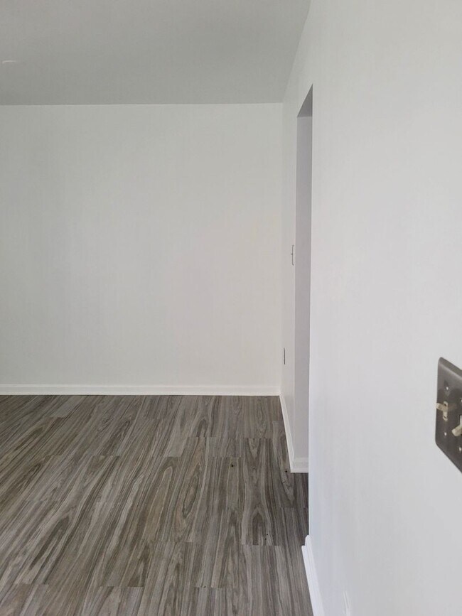 Foto del edificio - Charming 2 BR/1.5 BA Townhome in Suitland!