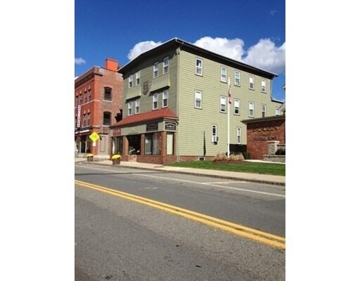 Building Photo - 121-123 N Main St