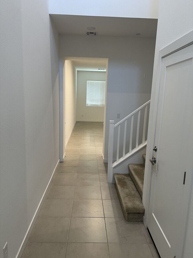 Foto del edificio - A Fabulous 2 Bedroom, 2 Bathroom townhome ...