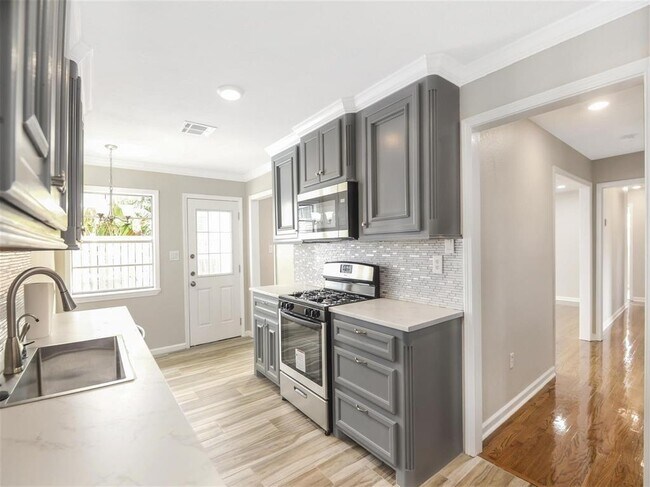 Building Photo - 1502 40th St