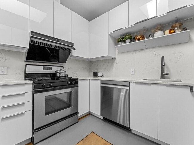 Building Photo - 435 Marlborough St