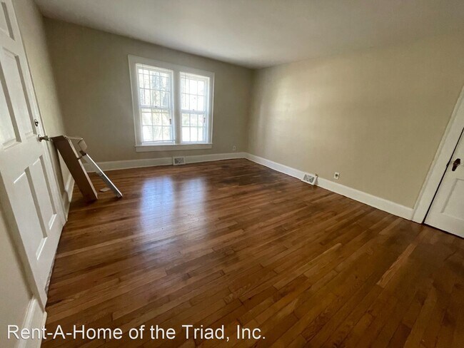 Foto del edificio - 1 br, 1 bath House - 916 Lexington Avenue A