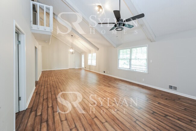 Foto del edificio - Welcome home to this 4 bedroom, 2 bathroom home