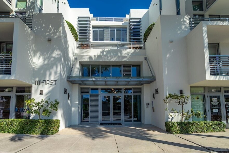 Photo - 111 SE 1st Avenue Unit 404