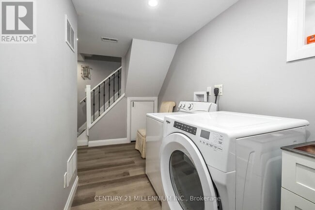 Building Photo - 67 Coxworth Crescent