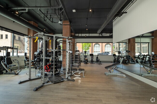 Gimnasio - 11th and Spruce