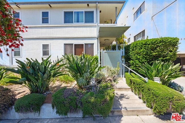 Building Photo - 1929 Tamarind Ave