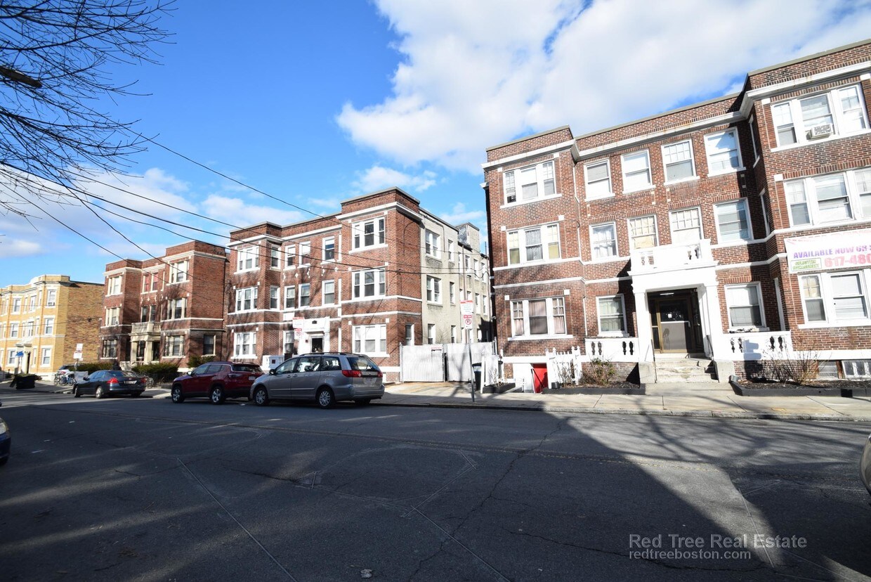 Building Photo - 248 Kelton St