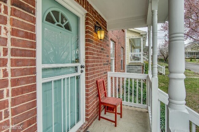 Building Photo - 3 br, 2.5 bath House - 909 Jackson St