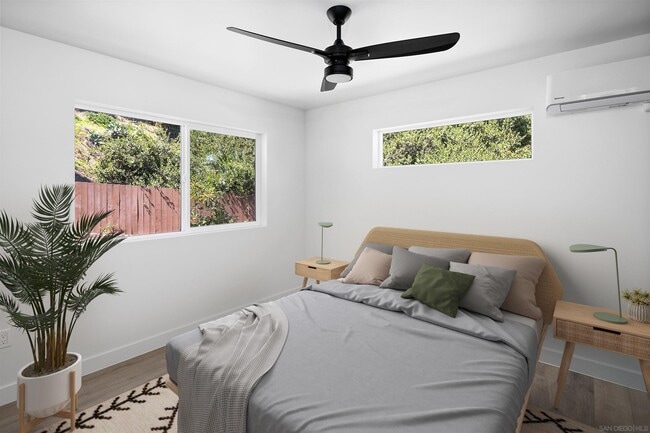 Building Photo - 3604 Oleander Dr
