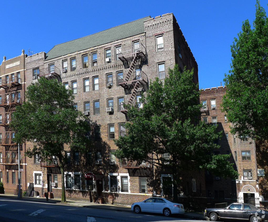 Primary Photo - 1640 Ocean Ave