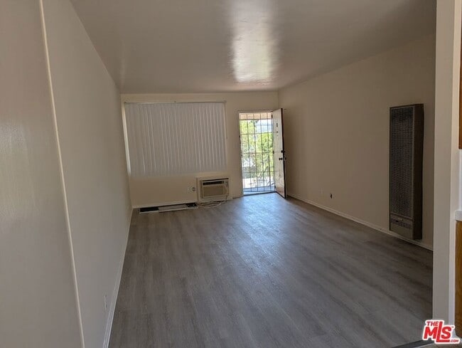 Building Photo - 1365 Orange Grove Ave