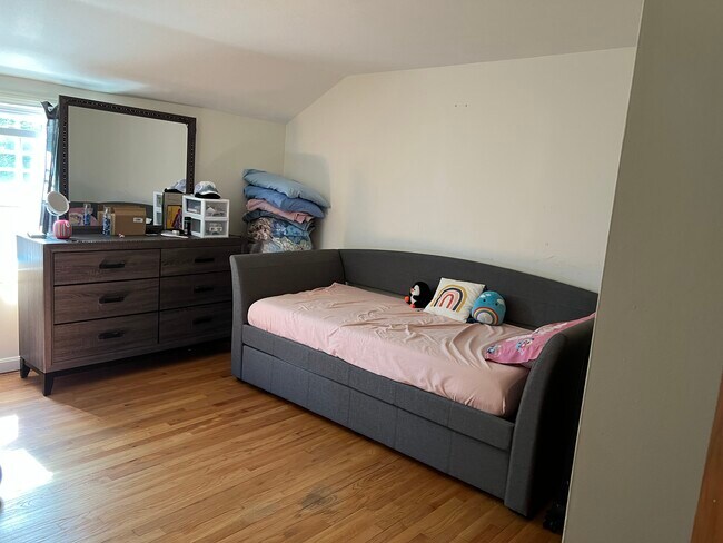 2nd Bedroom - 24 Redbud Ln
