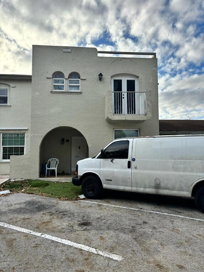 Building Photo - 4121 NW 9th Ave