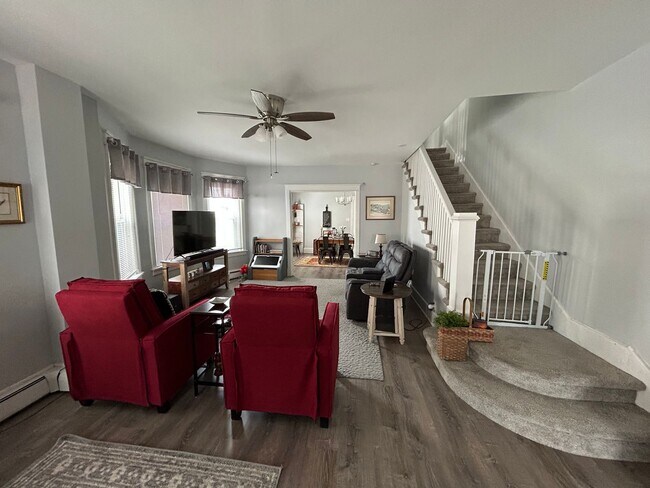 Foto del edificio - 4 bedroom 2.5 Bath Home in Emmaus