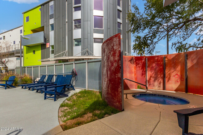 Building Photo - 1111 W University Dr