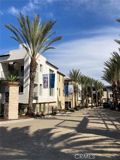 Building Photo - 1841 Doheny Way
