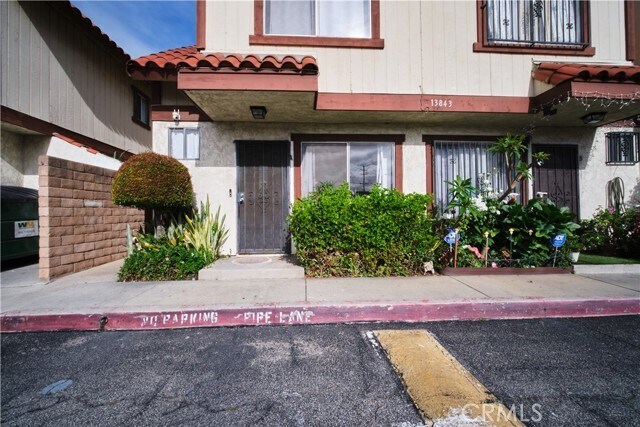 Foto del edificio - 13843 Los Angeles St