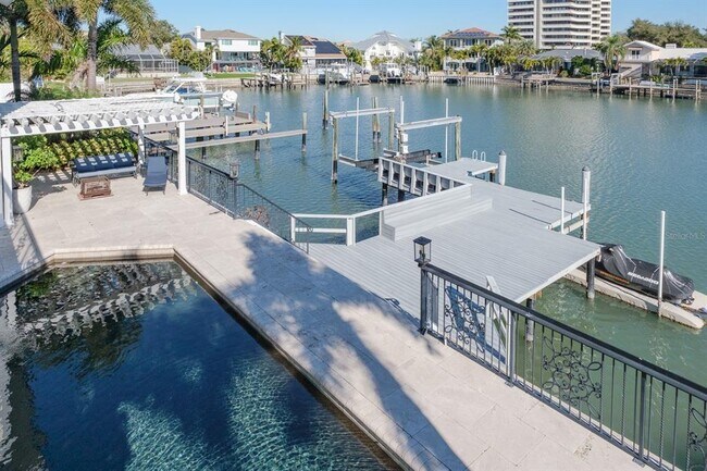 Foto del edificio - 5949 Seabird Dr S