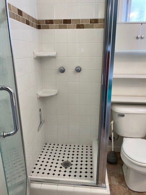 Foto del edificio - 595 Kings Ave